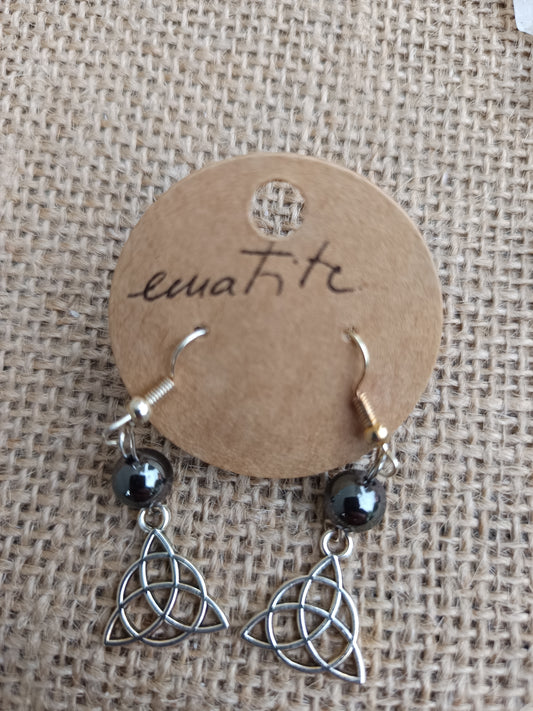 Orecchini in Ematite e Nodo celtico