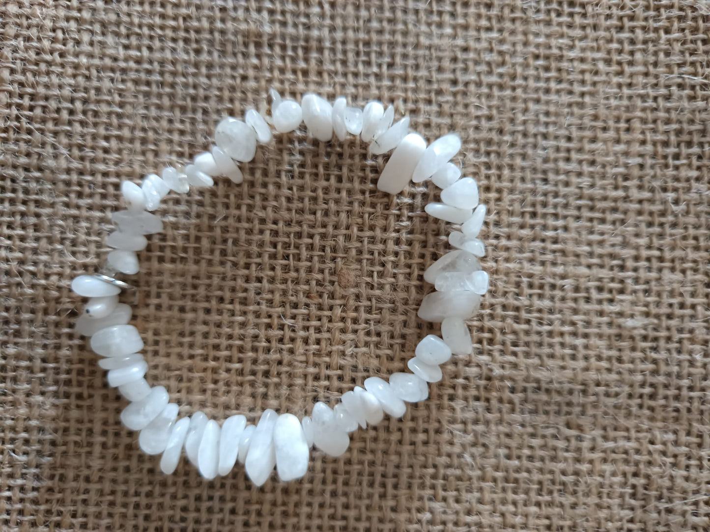 Bracciale in Chips di Howlite bianca