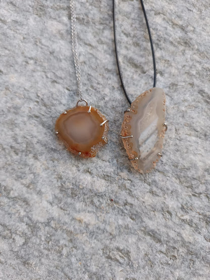 Ciondolo in Geode di Agata Naturale