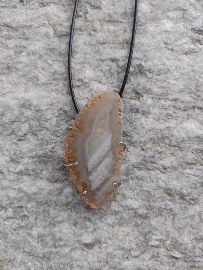 Ciondolo in Geode di Agata Naturale